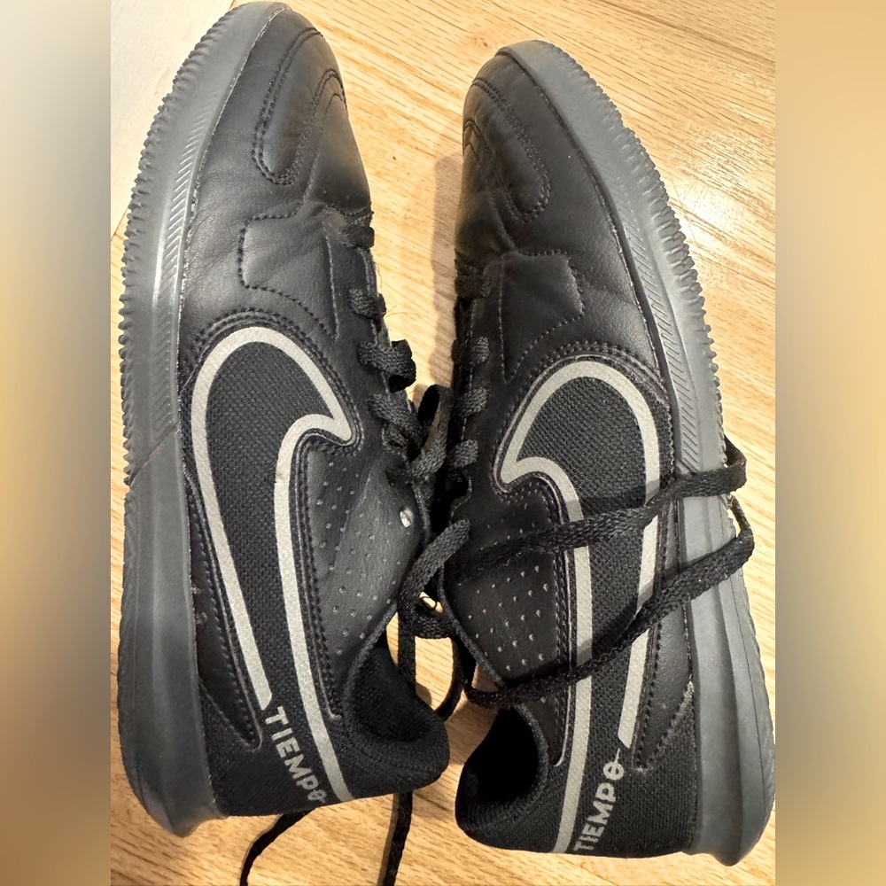 Nike Tiempo Black 5Y Soccer Shoes
